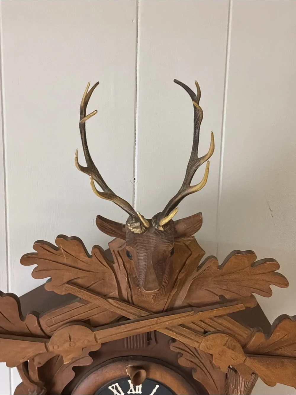 E Schmeckenbecher 1970 Black Forest 8 Day Cuckoo Clock Deer Rabbit Pheasant Guns